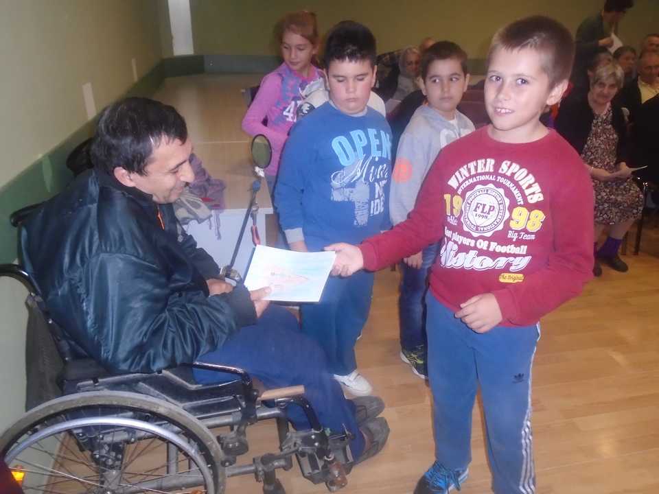 Poseta učenika OŠ “Rada Miljković” – Gerontološki centar Jagodina- slika 11