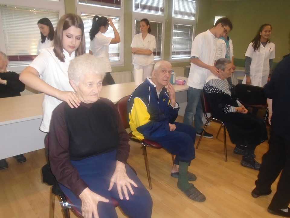 Poseta srednje medicinske škole iz Ćuprije – Gerontološki centar Jagodina – slika 6
